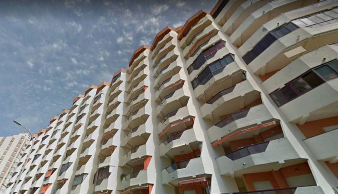 Bloque de apartamentos en la playa de Gandia Bloque de apartamentos en la playa de Gandia