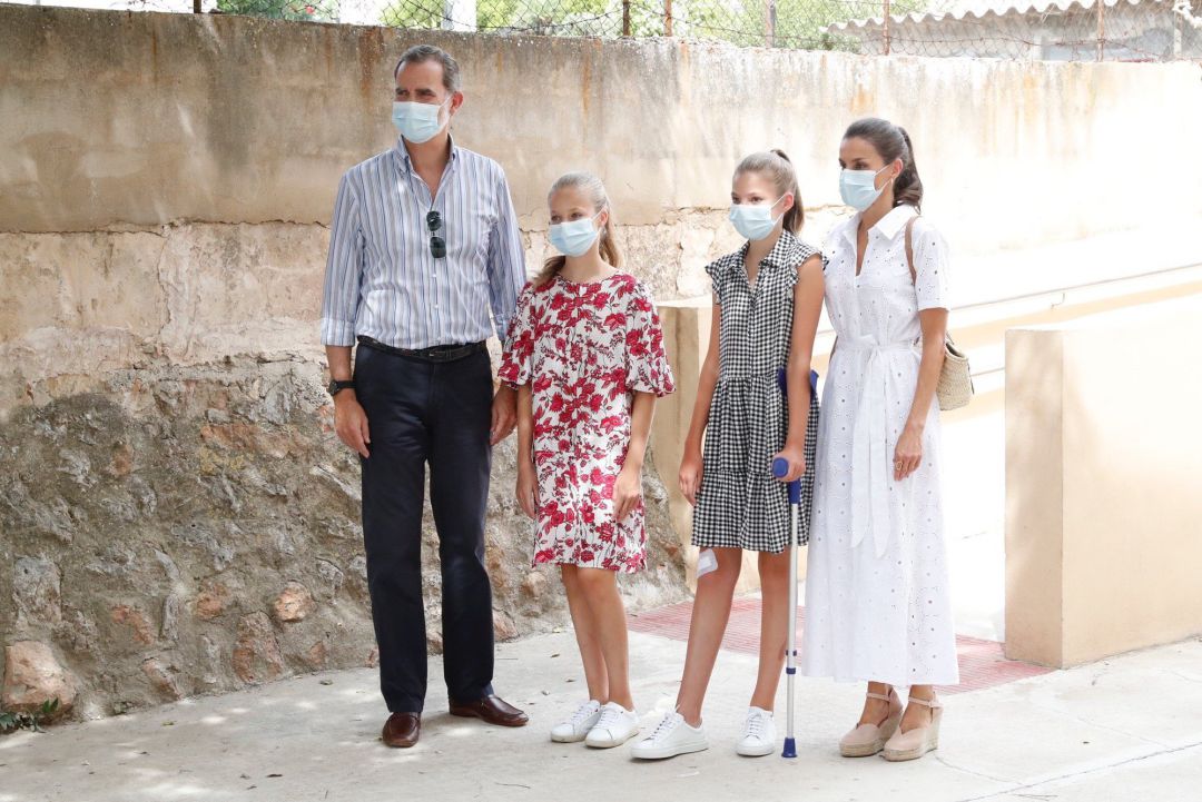 Visita de los Reyes Felipe VI y Letizia, la princesa Leonor y la infanta Sofía al proyecto socioeducativo Naüm en Palma. Visita de los Reyes Felipe VI y Letizia, la princesa Leonor y la infanta Sofía al proyecto socioeducativo Naüm en Palma.