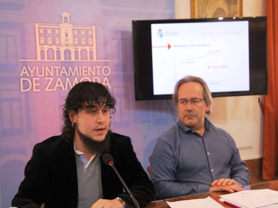 El concejal de recaudación del Ayuntamiento de Zamora, Diego Bernardo, junto al alcalde Francisco Guarido El concejal de recaudación del Ayuntamiento de Zamora, Diego Bernardo, junto al alcalde Francisco Guarido