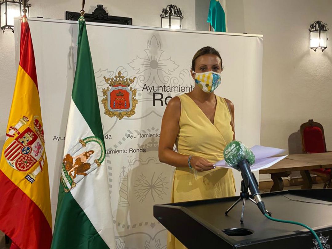 La regidora rondeña ha recordado cuáles son las nuevas medidas para frenar la propagación del virus. La regidora rondeña ha recordado cuáles son las nuevas medidas para frenar la propagación del virus.