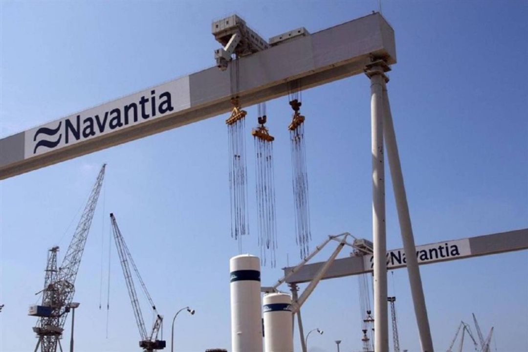 Uno de los pórticos del astillero de Navantia en Puerto Real Uno de los pórticos del astillero de Navantia en Puerto Real