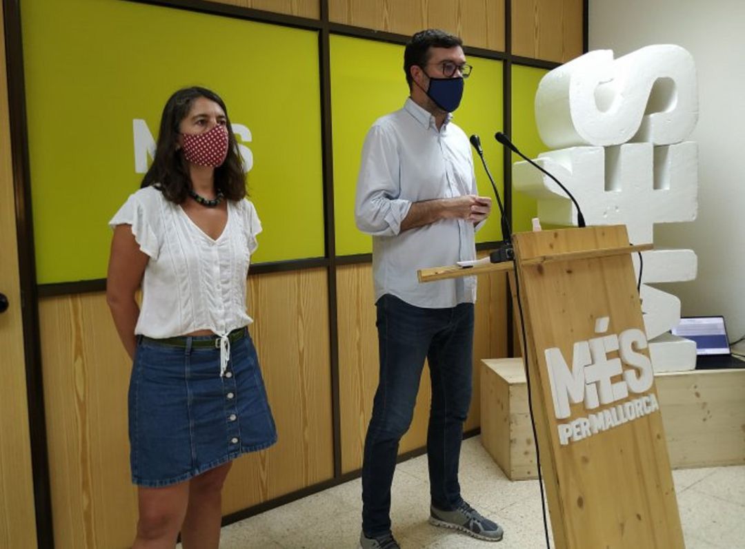 La coportavoz de MÉS per Mallorca, Neus Truyols, y el coordinador del partido, Antoni Noguera La coportavoz de MÉS per Mallorca, Neus Truyols, y el coordinador del partido, Antoni Noguera