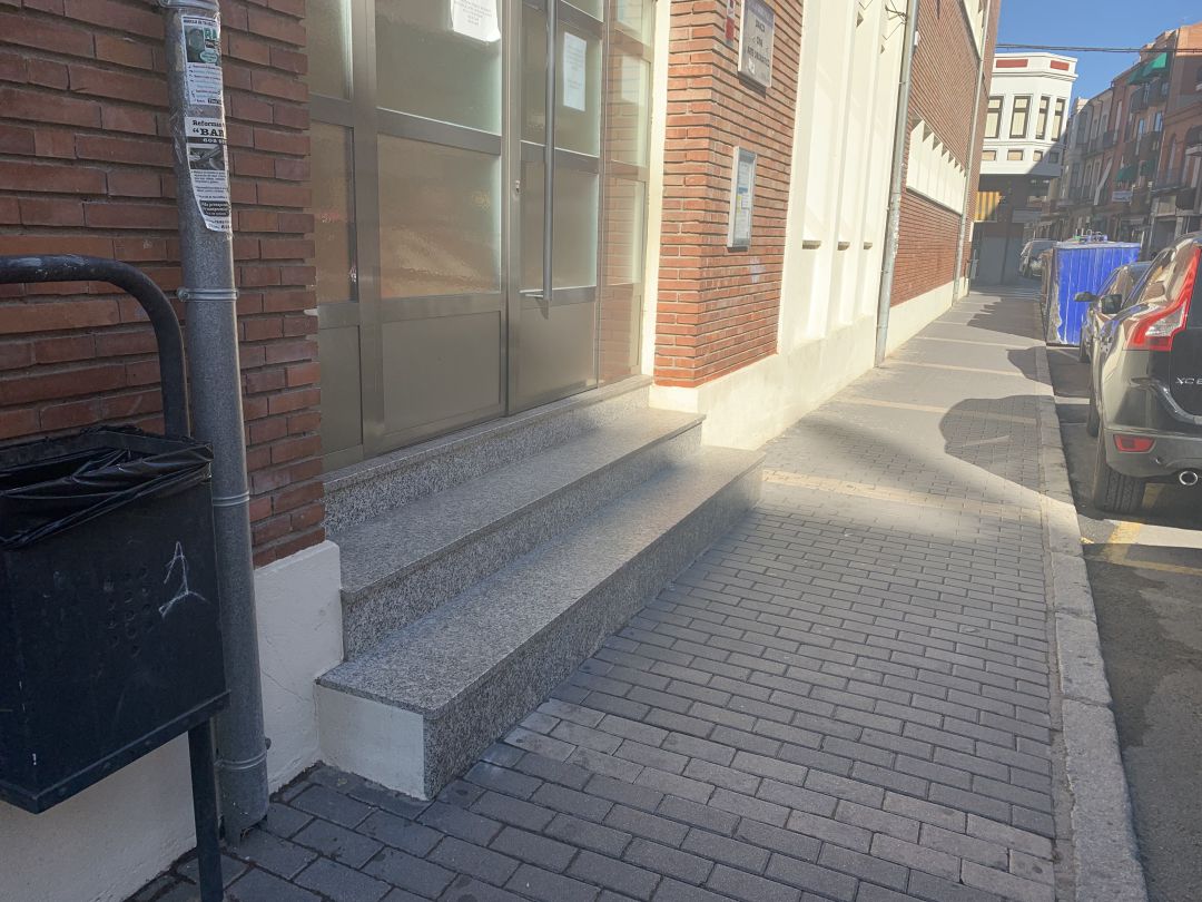 Una rampa y ensanchamiento de aceras para las Escuelas Municipales de Medina Una rampa y ensanchamiento de aceras para las Escuelas Municipales de Medina