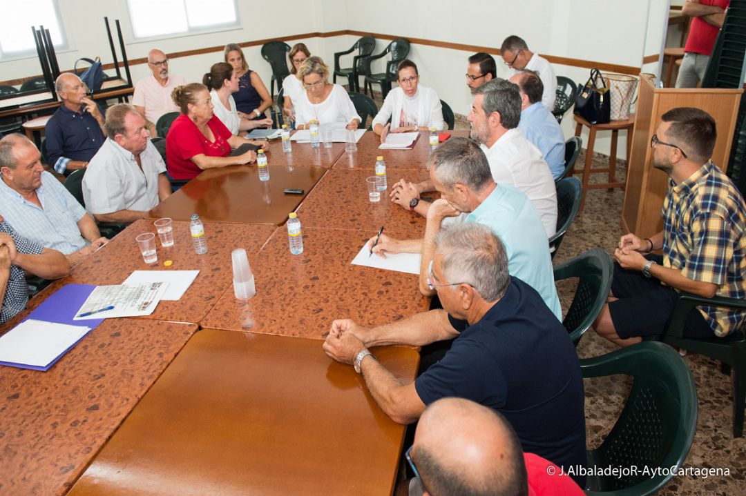 Foto de archivo de la reunión mantenida con vecinos de El Llano en 2017 Foto de archivo de la reunión mantenida con vecinos de El Llano en 2017