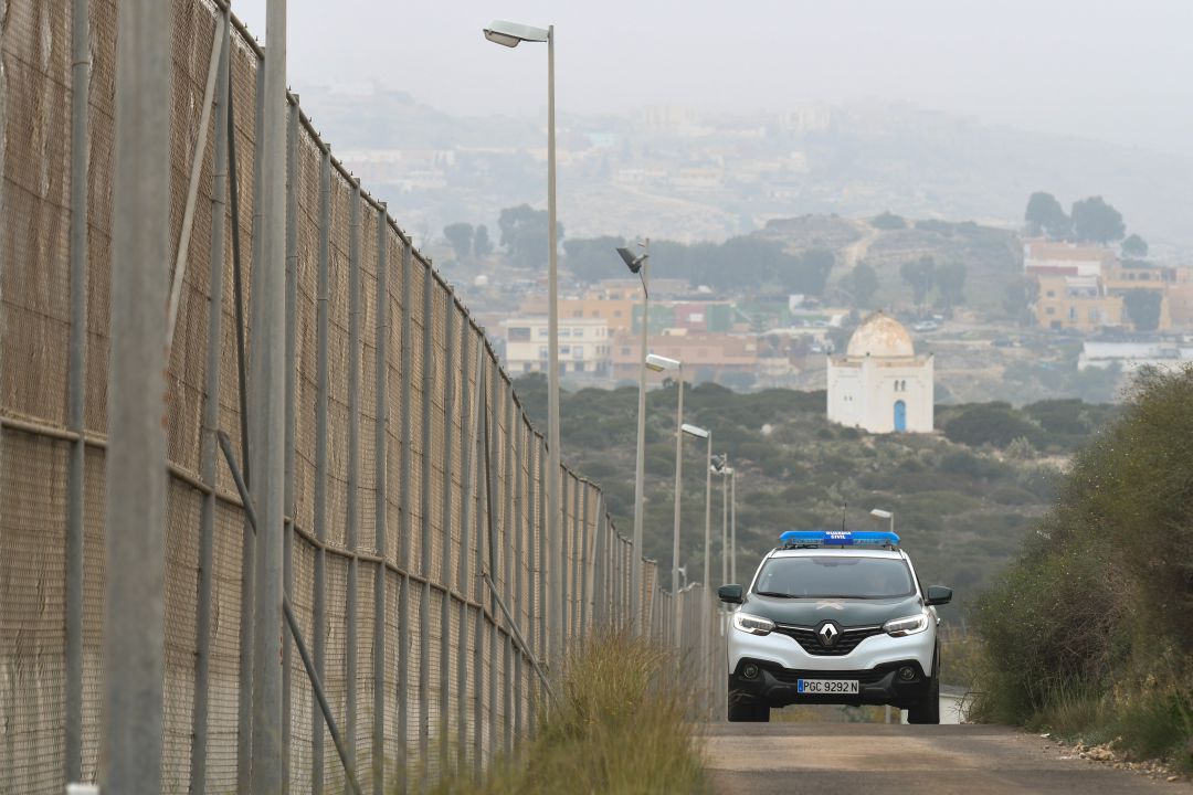 Valla de Melilla en la frontera entre España y Marruecos. Valla de Melilla en la frontera entre España y Marruecos.