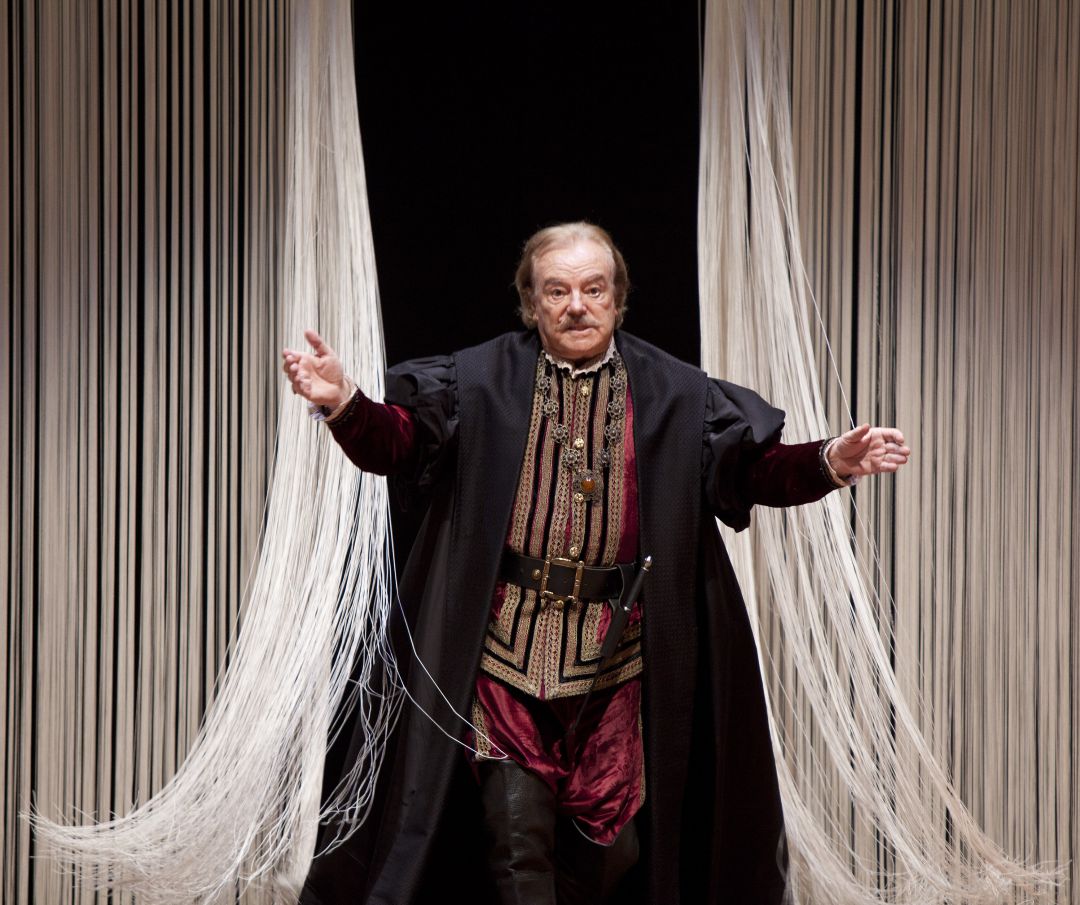 Manuel Gallardo en una actuación en un teatro. Manuel Gallardo en una actuación en un teatro.
