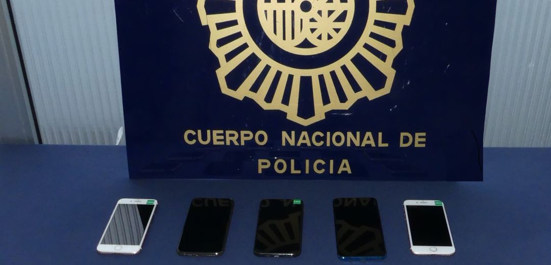 Móviles incautados en una estafa para su adquisición
Móviles incautados en una estafa para su adquisición