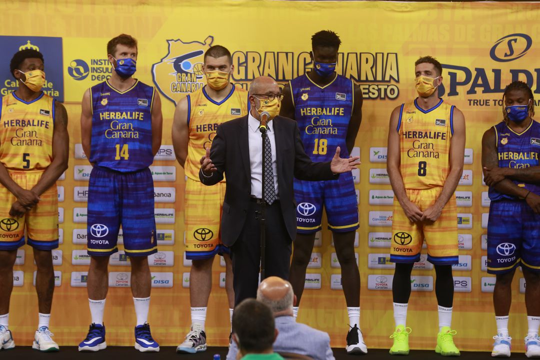Presentación del equipo de baloncesto Presentación del equipo de baloncesto
