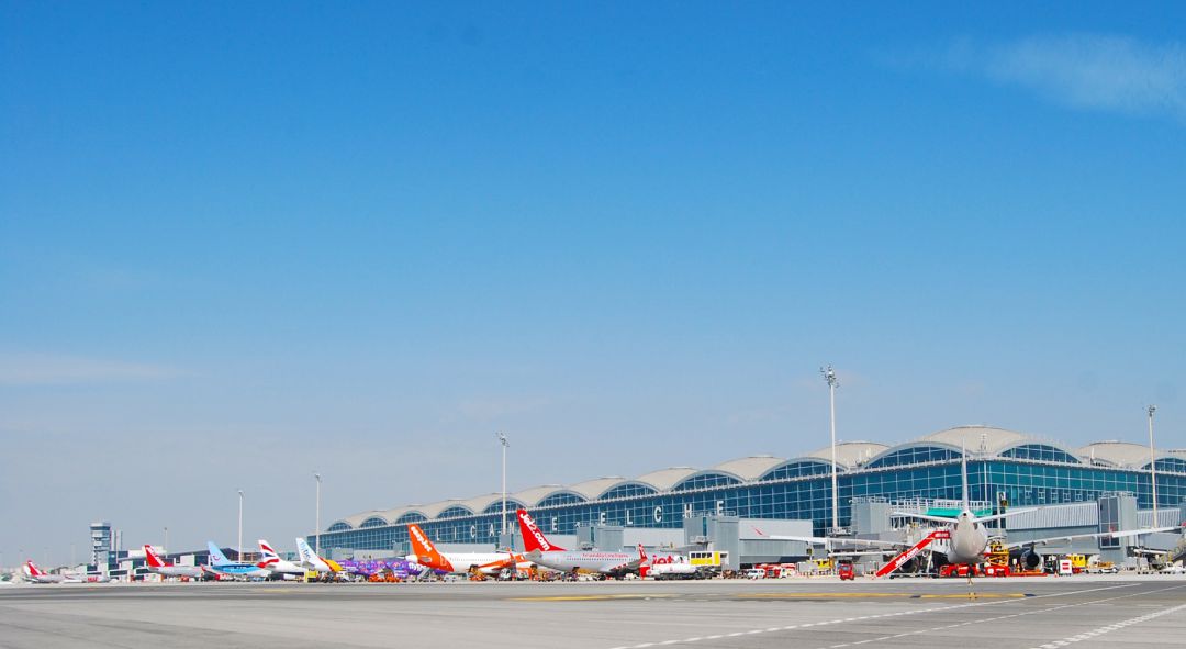 Aeropuerto de Alicante-Elche Aeropuerto de Alicante-Elche