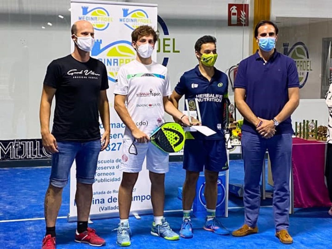 El torneo de pádel vuelve a centrar la actividad deportiva en el verano medinense El torneo de pádel vuelve a centrar la actividad deportiva en el verano medinense