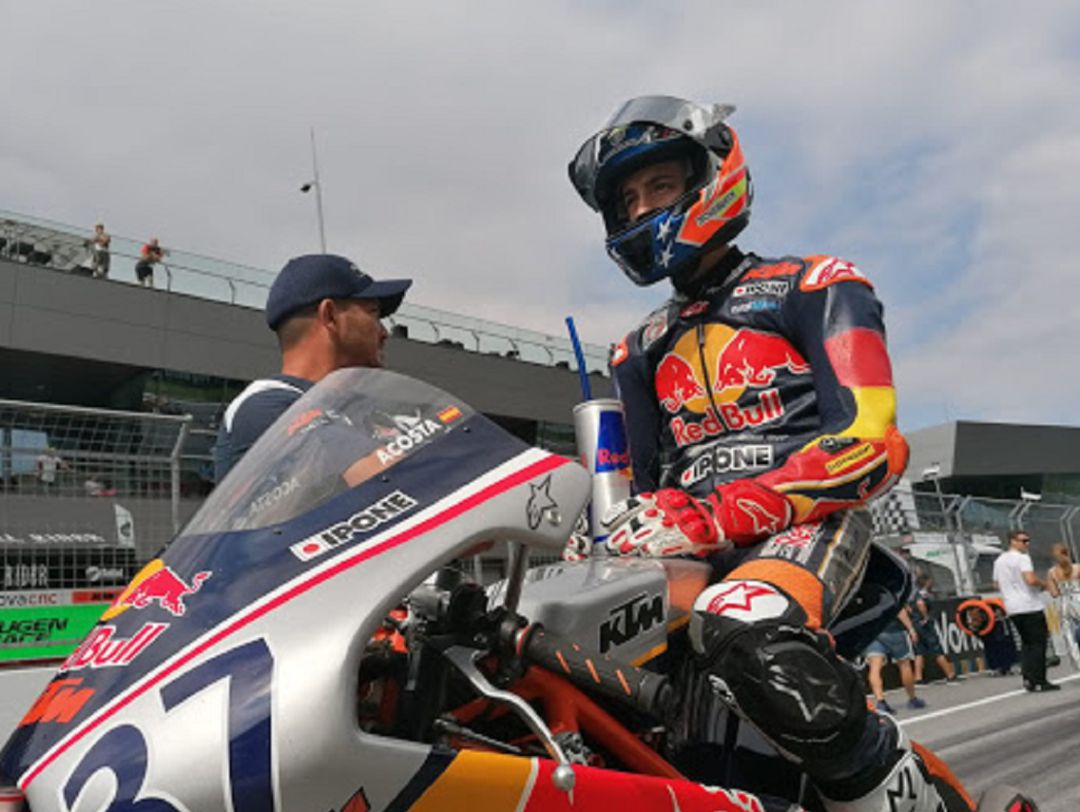 Pedro Acosta sobre su moto Pedro Acosta sobre su moto