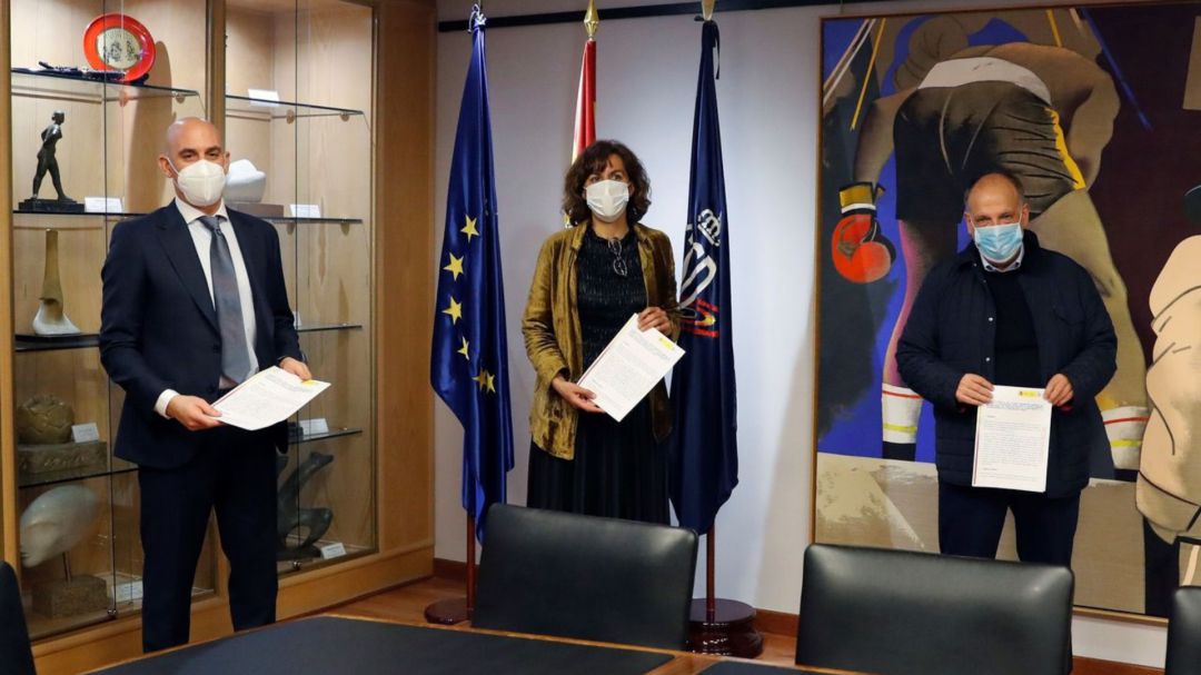 El presidente de la RFEF, Luis Rubiales, la del CSD, Irene Lozano, y el de LaLiga, Javier Tebas El presidente de la RFEF, Luis Rubiales, la del CSD, Irene Lozano, y el de LaLiga, Javier Tebas