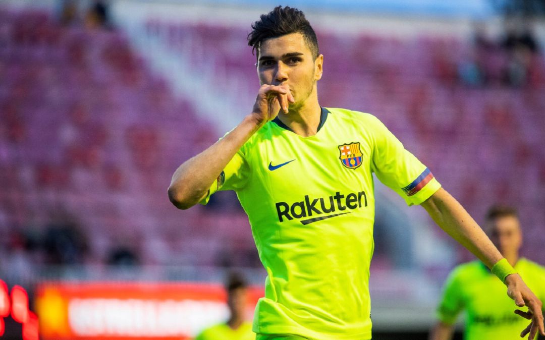 Rafa Mújica celebra un gol en su etapa en el F.C. Barcelona. Rafa Mújica celebra un gol en su etapa en el F.C. Barcelona.