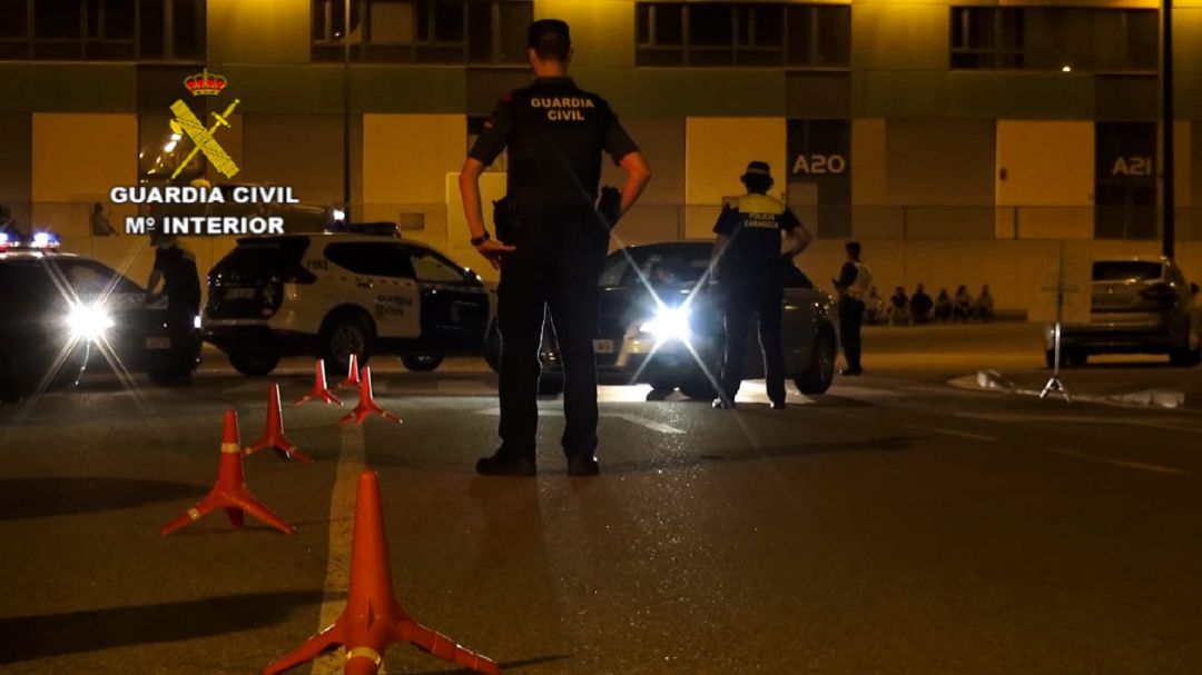 La Guardia Civil trabajando para disolver una concentración ilegal La Guardia Civil trabajando para disolver una concentración ilegal