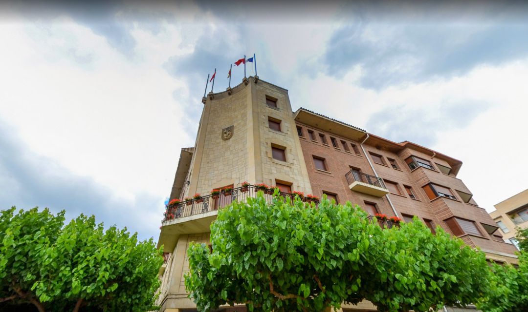 Fachada del ayuntamiento de Huarte Fachada del ayuntamiento de Huarte
