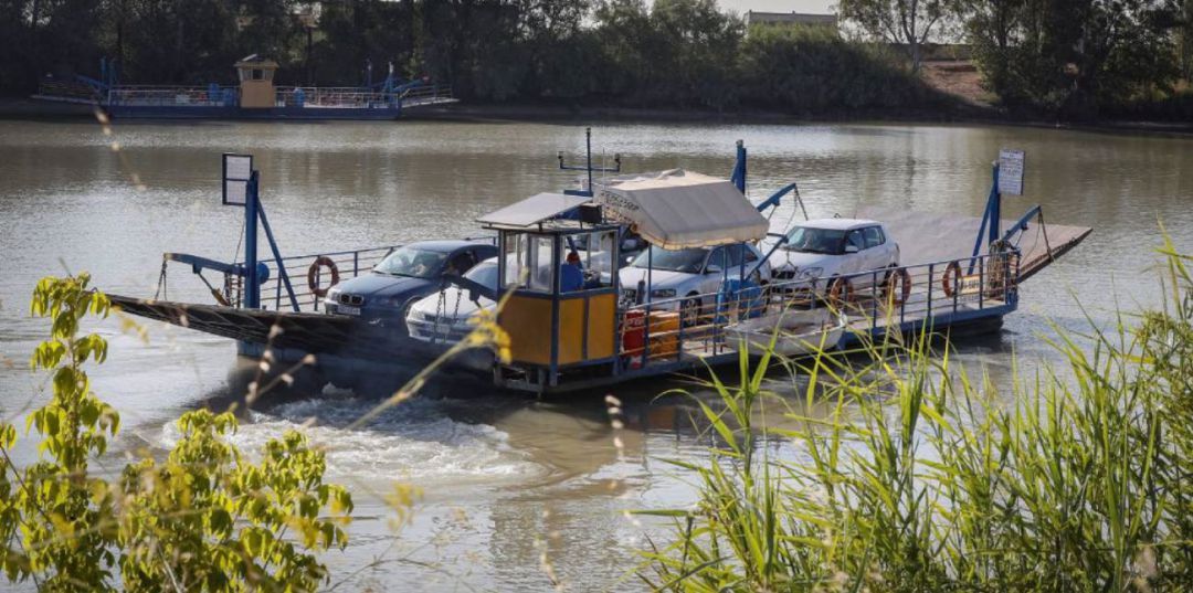 Imagen del río Guadalquivir a su paso por Coria del Río Imagen del río Guadalquivir a su paso por Coria del Río