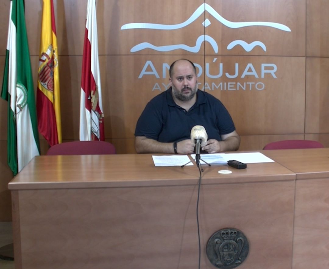 Juan Francisco Cazalilla durante la presentación del Plan de rehabilitación de viviendas. Juan Francisco Cazalilla durante la presentación del Plan de rehabilitación de viviendas.