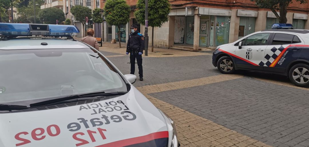 Además los agentes locales ha cursado 228 denuncias en Getafe por no usar mascarilla en la vía pública Además los agentes locales ha cursado 228 denuncias en Getafe por no usar mascarilla en la vía pública