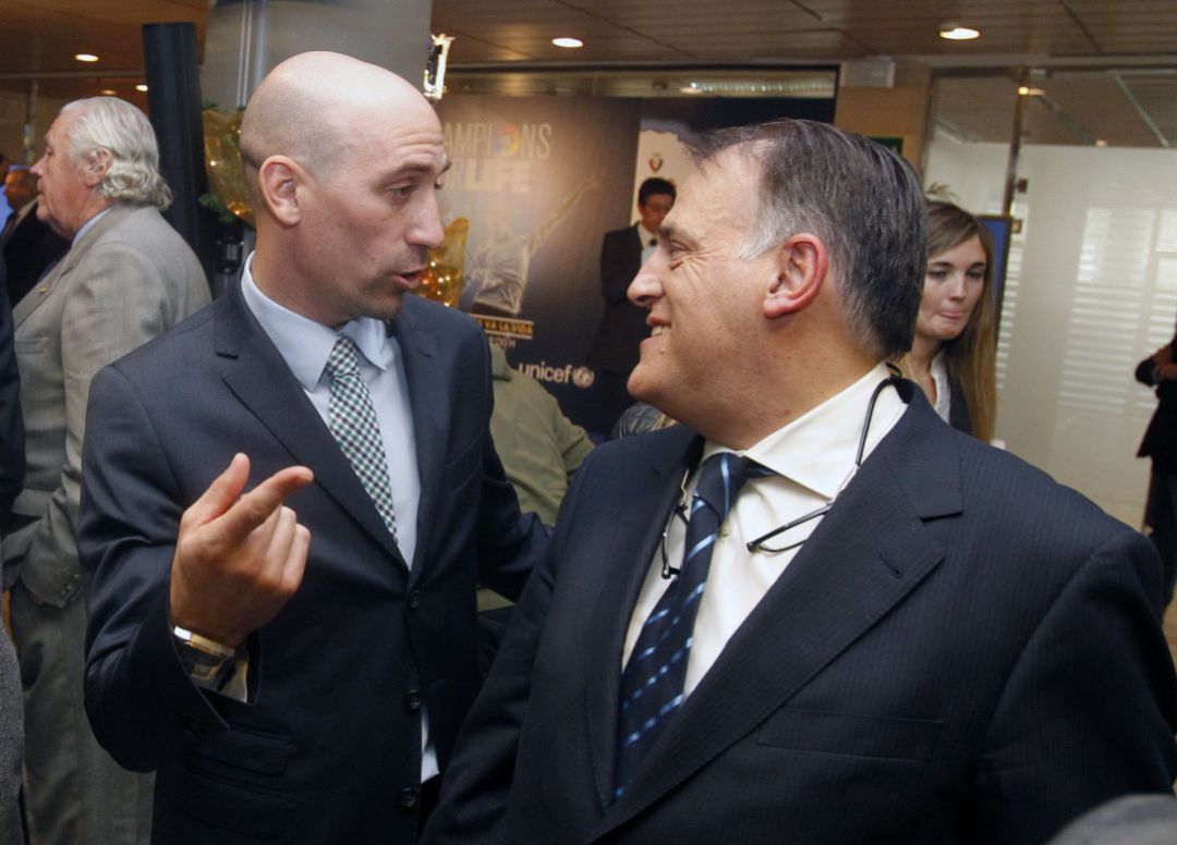 Imagen de archivo de Luis Rubiales junto a Javier Tebas. Imagen de archivo de Luis Rubiales junto a Javier Tebas.