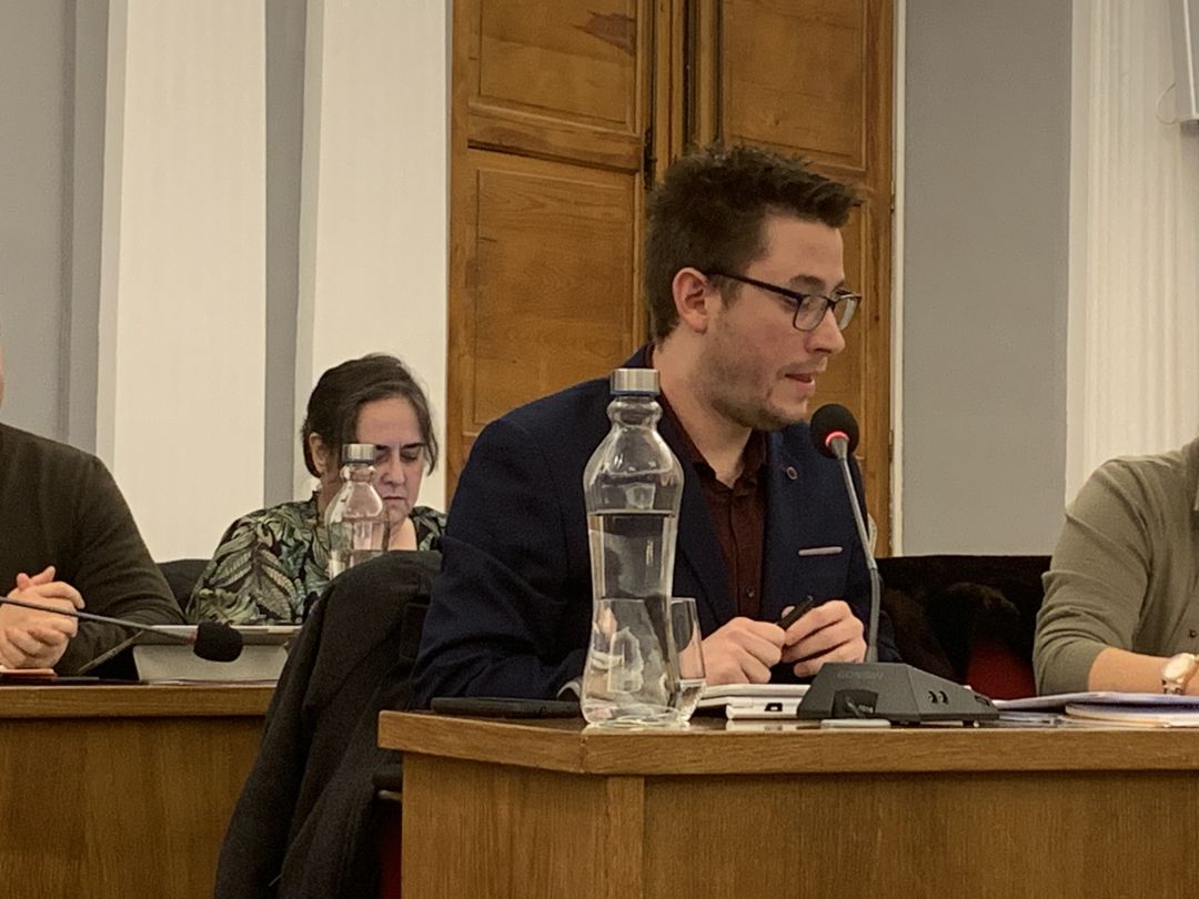 José María Magro defiende las posturas socialistas en uno de los plenos municipales José María Magro defiende las posturas socialistas en uno de los plenos municipales