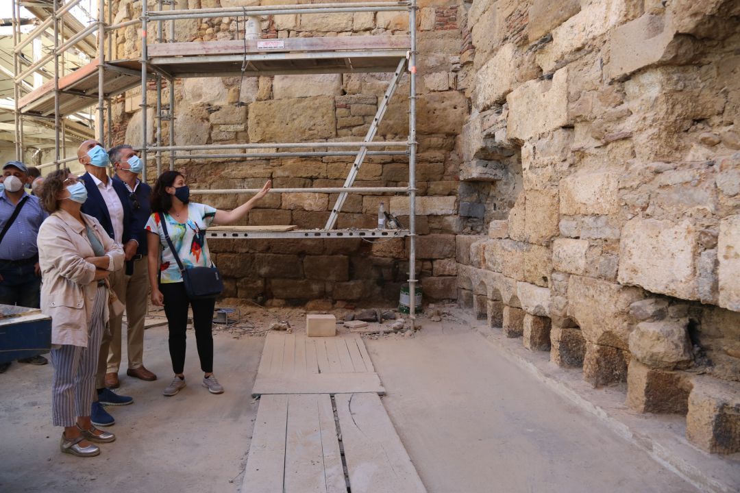 El alcalde y varios concejales han visitado la recuperación de la muralla en la Era del Moro El alcalde y varios concejales han visitado la recuperación de la muralla en la Era del Moro