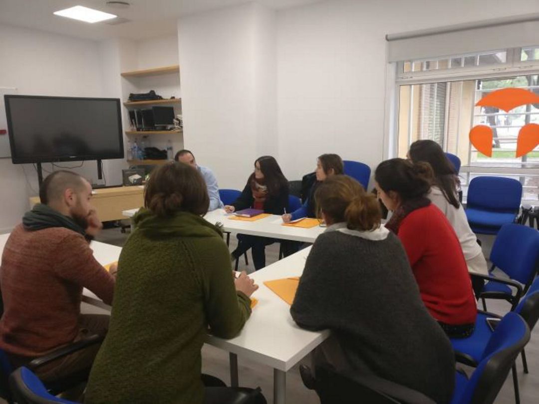 Reunión del equipo de Proyecto Luz en la sede de Albores de Murcia
Reunión del equipo de Proyecto Luz en la sede de Albores de Murcia