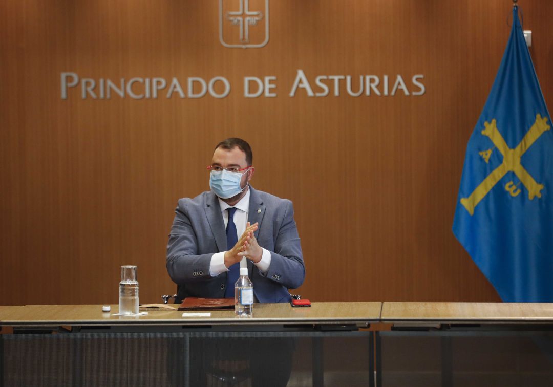 El presidente del PRincipado, Adrián Barbón, preside el Consejo de Gobierno que ha decidido aplazar el inicio del curso. El presidente del PRincipado, Adrián Barbón, preside el Consejo de Gobierno que ha decidido aplazar el inicio del curso.