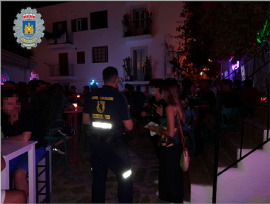 Imagen de archivo de un operativo nocturno de la Policía Local Imagen de archivo de un operativo nocturno de la Policía Local