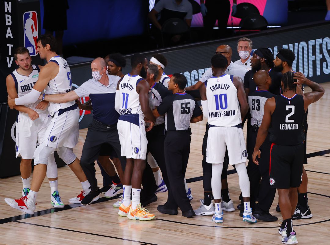 Doncic se revolvió tras la acción. Doncic se revolvió tras la acción.