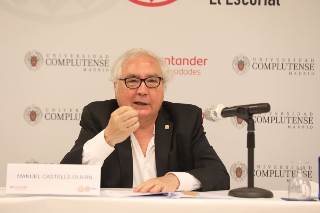 El ministro de Universidades, Manuel Castells, en una foto de archivo El ministro de Universidades, Manuel Castells, en una foto de archivo
