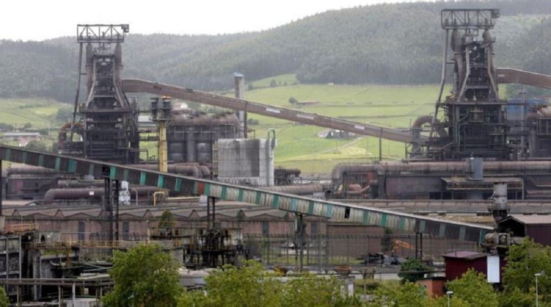 Arcelor arrancará este mes el horno A y reactiva inversiones pendientes en Asturias. Arcelor arrancará este mes el horno A y reactiva inversiones pendientes en Asturias.