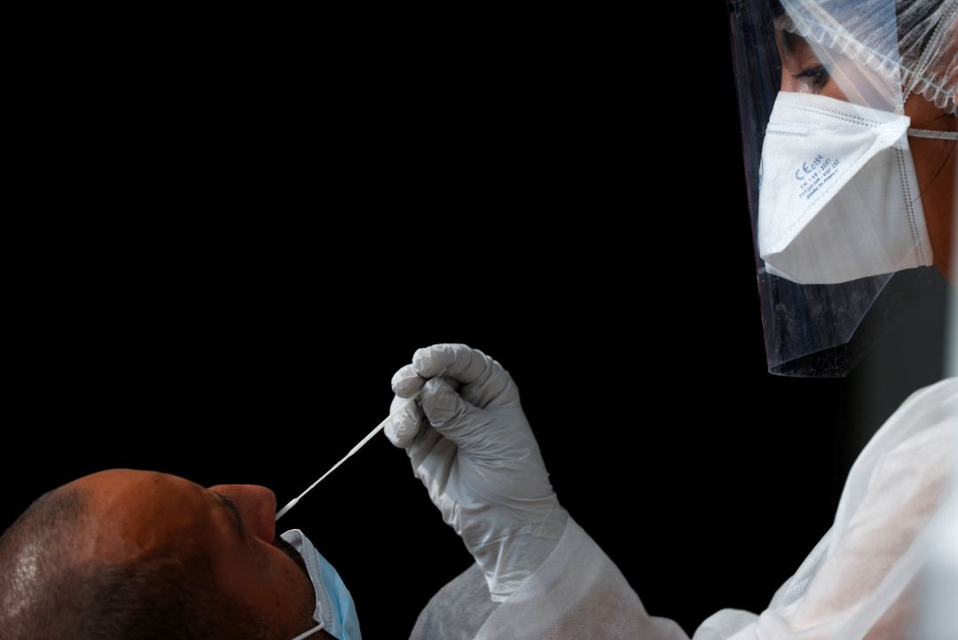 Toma de muestras para un test PCR Toma de muestras para un test PCR