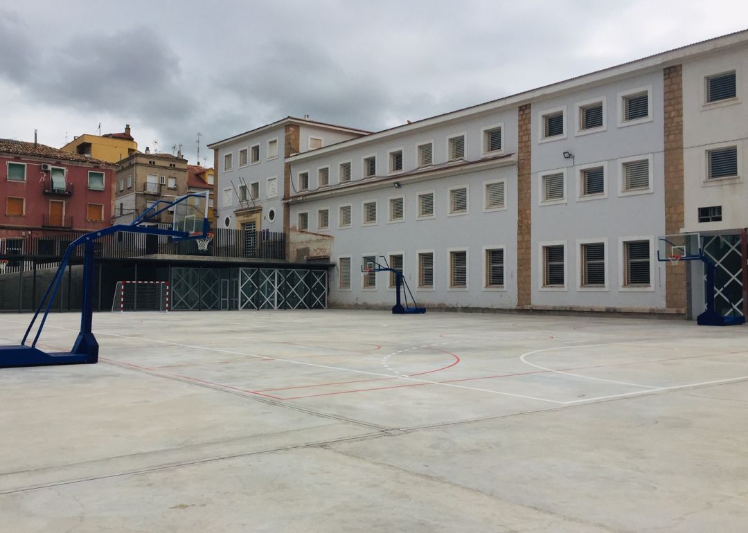 Patio del Instituto Alfonso VIII tras la remodelación Patio del Instituto Alfonso VIII tras la remodelación