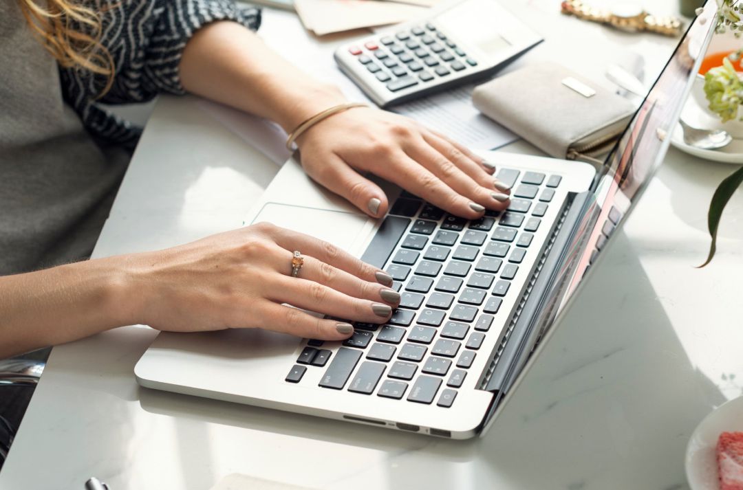 La Ley del teletrabajo debe definir los límites de esa variedad de trabajo. La Ley del teletrabajo debe definir los límites de esa variedad de trabajo.