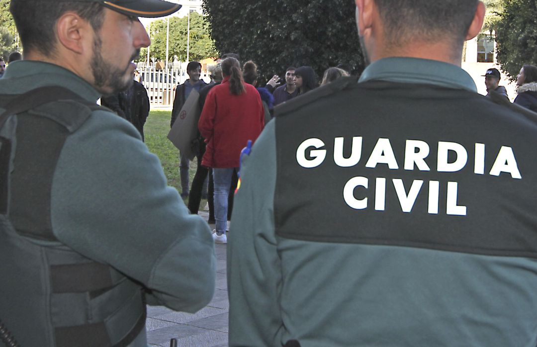 Agentes de la Guardia Civil. Imagen de archivo Agentes de la Guardia Civil. Imagen de archivo