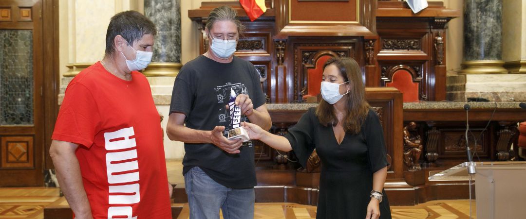 Acto de homenaje con los nietos Acto de homenaje con los nietos