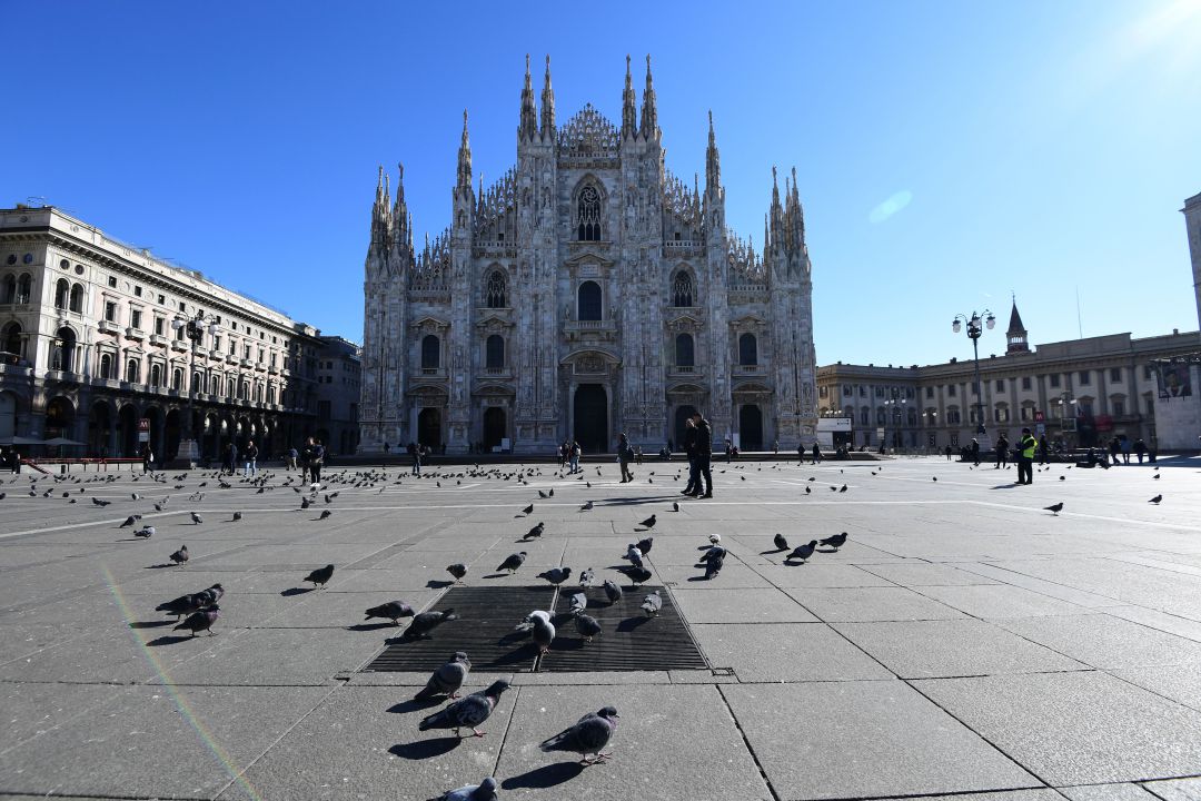 Imagen de la piazza del Duomo en Milan Imagen de la piazza del Duomo en Milan