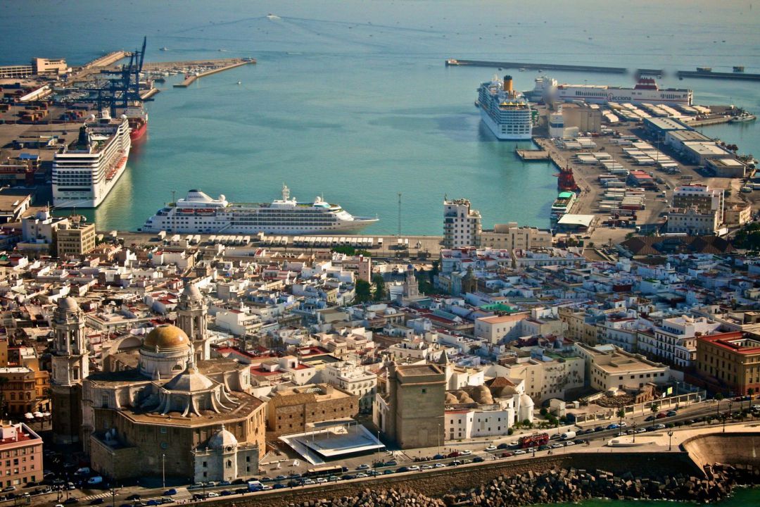 Imagen aérea del muelle de Cádiz Imagen aérea del muelle de Cádiz