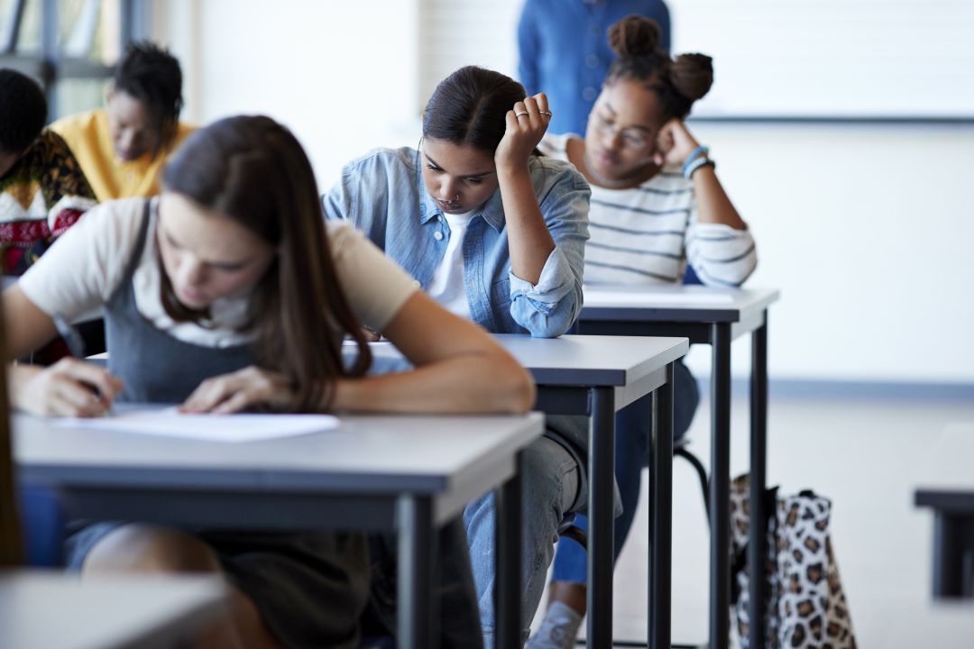 Desciende un 50 % la entrada de estudiantes extranjeros en UNIZAR Desciende un 50 % la entrada de estudiantes extranjeros en UNIZAR