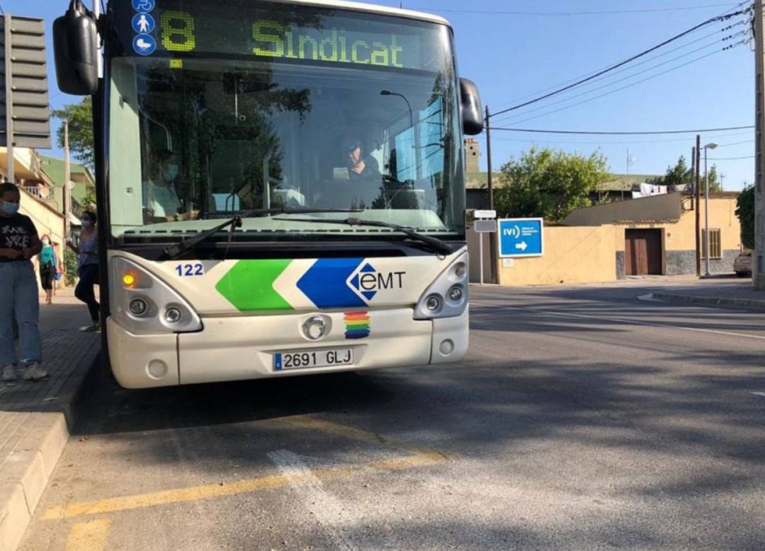 Bus de la EMT en Palma. Bus de la EMT en Palma.