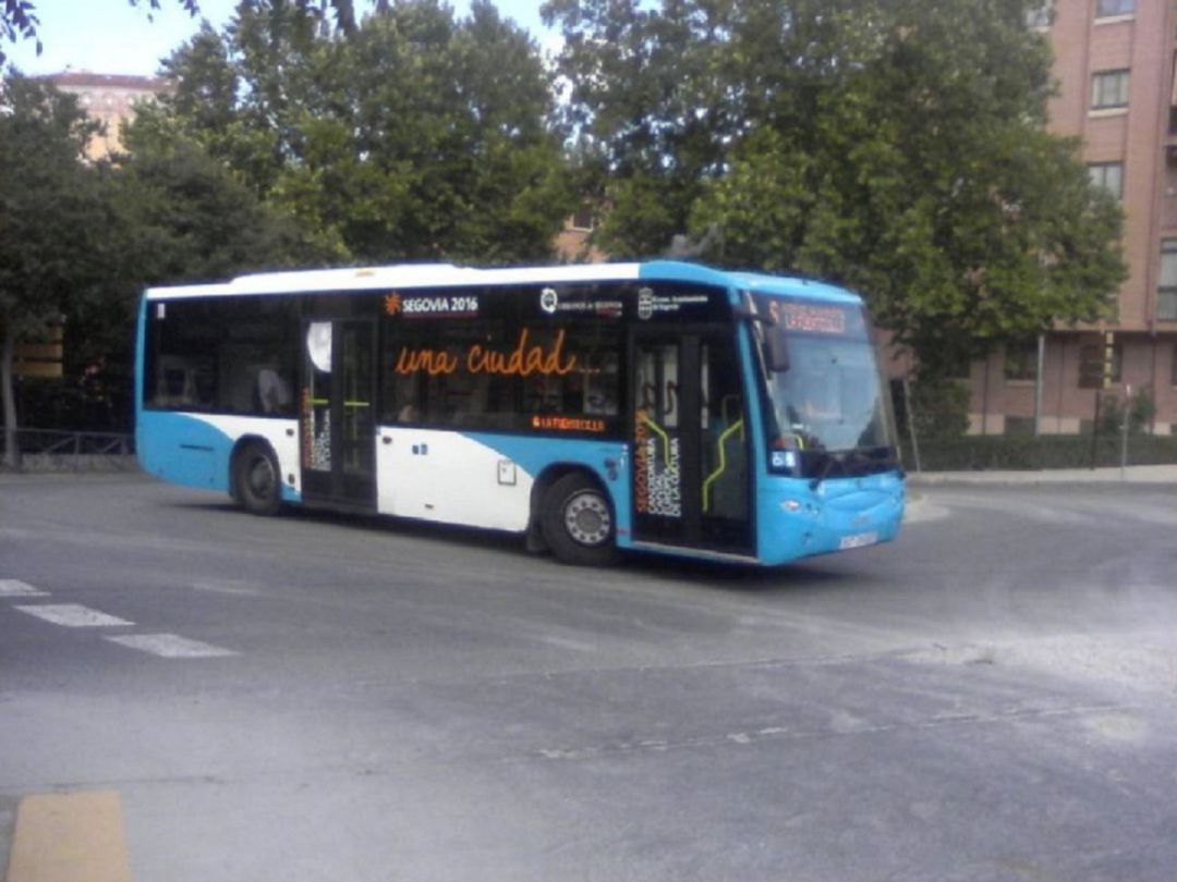 Autobús urbano en Colón Autobús urbano en Colón