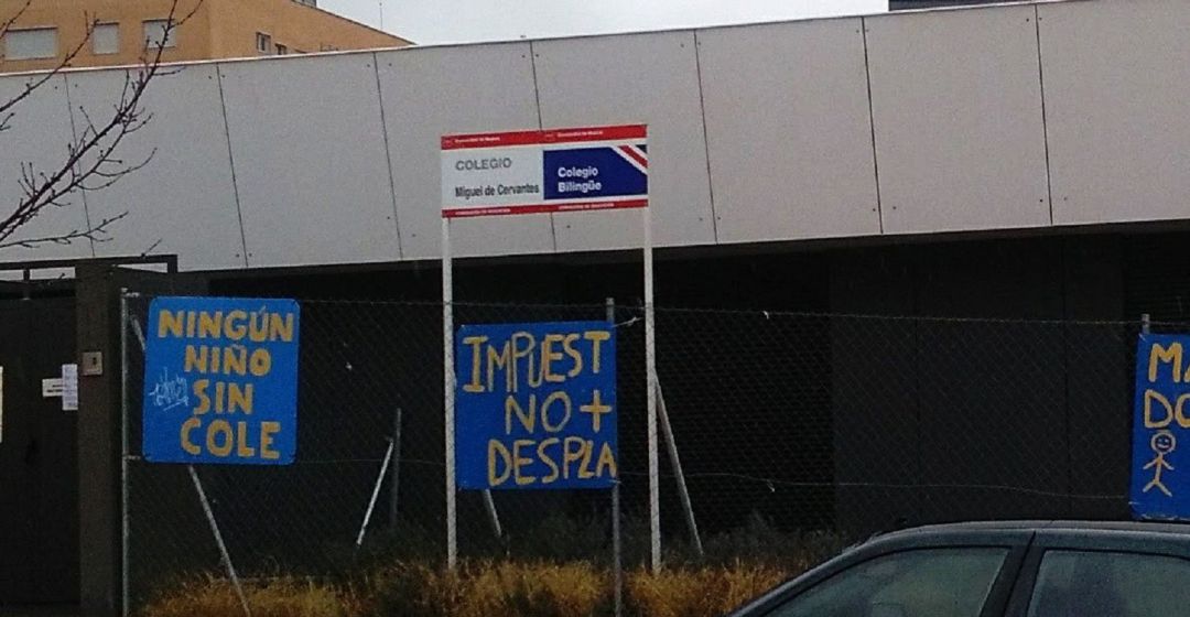 El CEIP Miguel de Cervantes encadena cinco cursos consecutivos con problemas en el inicio de las clases. El CEIP Miguel de Cervantes encadena cinco cursos consecutivos con problemas en el inicio de las clases.