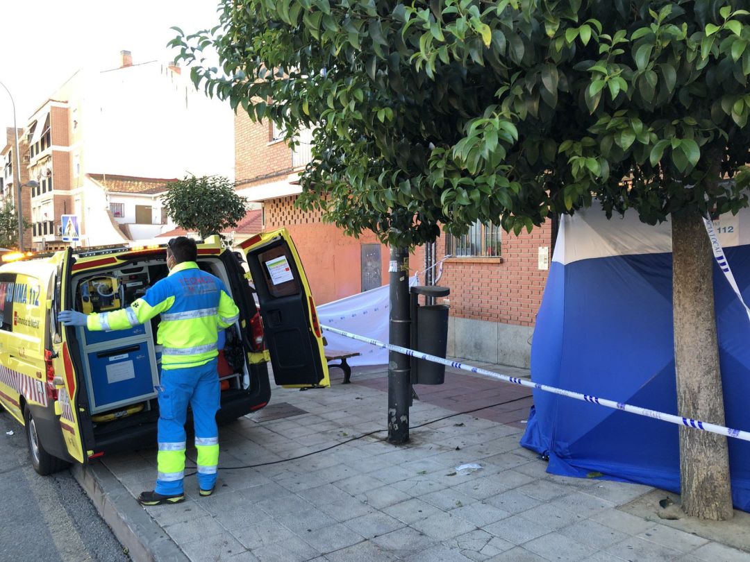 El suceso ocurrió el viernes en la calle Ferrocarril de la localidad getafense.
El suceso ocurrió el viernes en la calle Ferrocarril de la localidad getafense.