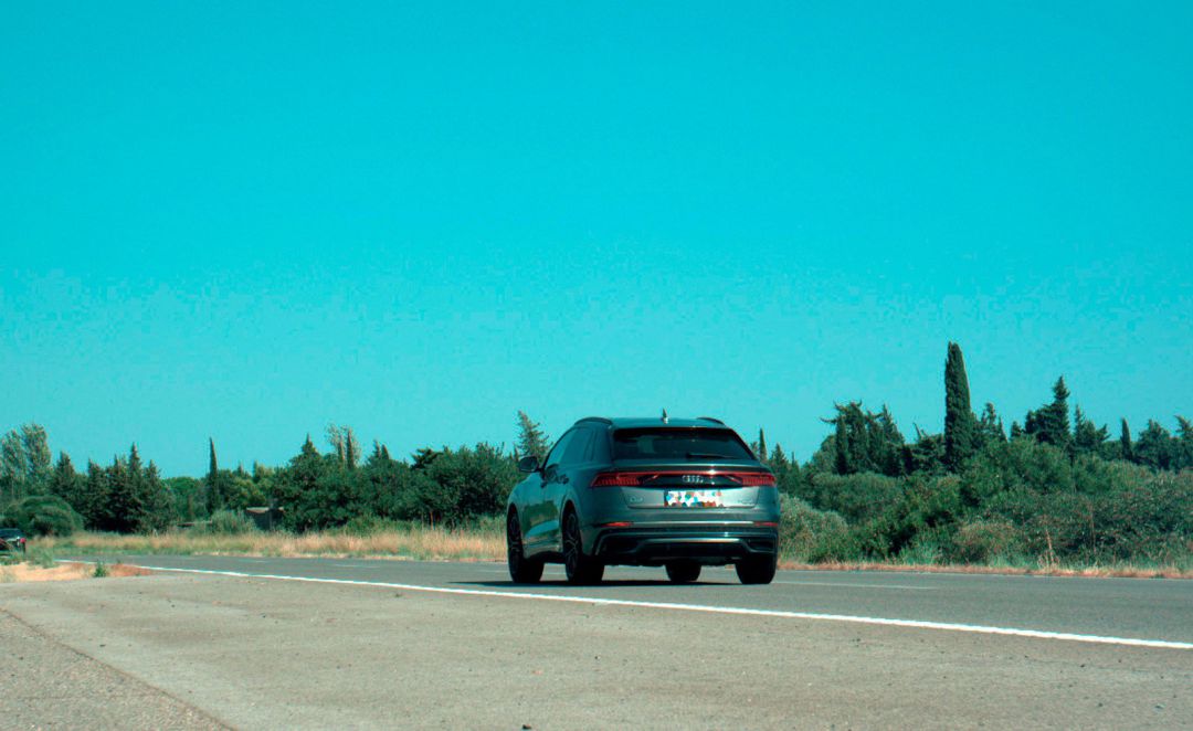 Un radar caza a un vehículo a 211 kilómetros por hora. Un radar caza a un vehículo a 211 kilómetros por hora.