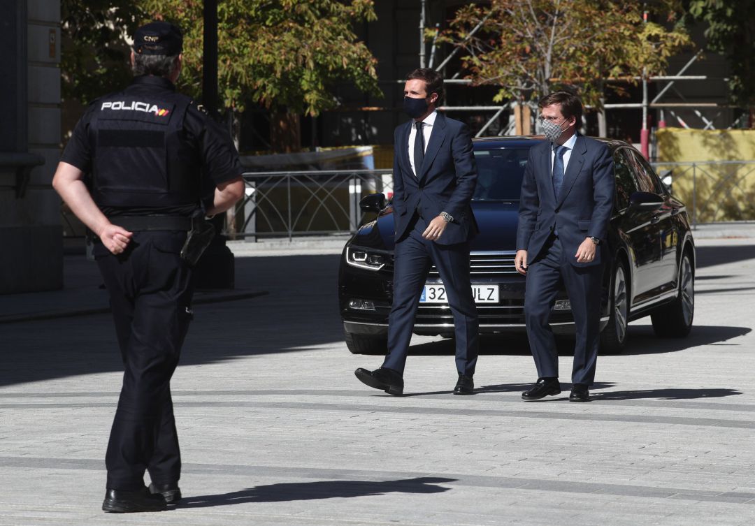 El presidente del PP, Pablo Casado y el alcalde de Madrid, José Luis Martínez-Almeida, llegan al Palacio de Justicia El presidente del PP, Pablo Casado y el alcalde de Madrid, José Luis Martínez-Almeida, llegan al Palacio de Justicia