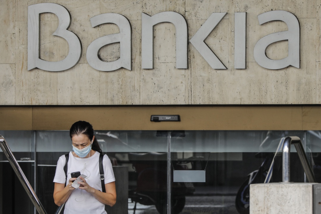 CaixaBank y La Caixa planean la creación de una única entidad bancaria; en Canarias suman unos dos mil empleados CaixaBank y La Caixa planean la creación de una única entidad bancaria; en Canarias suman unos dos mil empleados