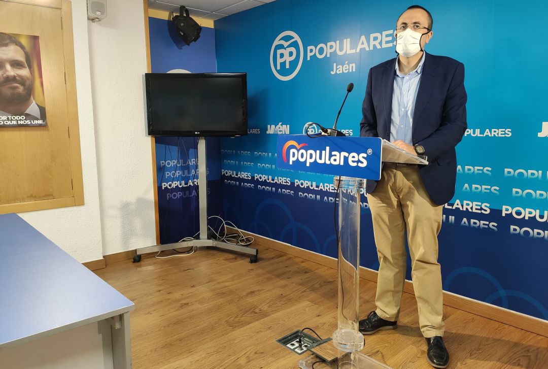Manuel Bonilla, del PP, informa que denunciará al alcalde de Jaén por no responder a sus solicitudes municipales de información Manuel Bonilla, del PP, informa que denunciará al alcalde de Jaén por no responder a sus solicitudes municipales de información