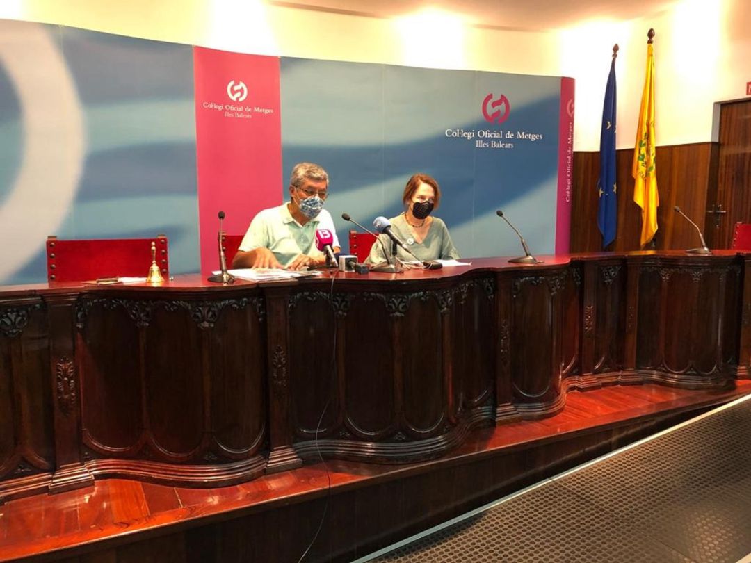La presidenta del Teléfono de la Esperanza Antonia Torres y el portavoz Lino Salas La presidenta del Teléfono de la Esperanza Antonia Torres y el portavoz Lino Salas