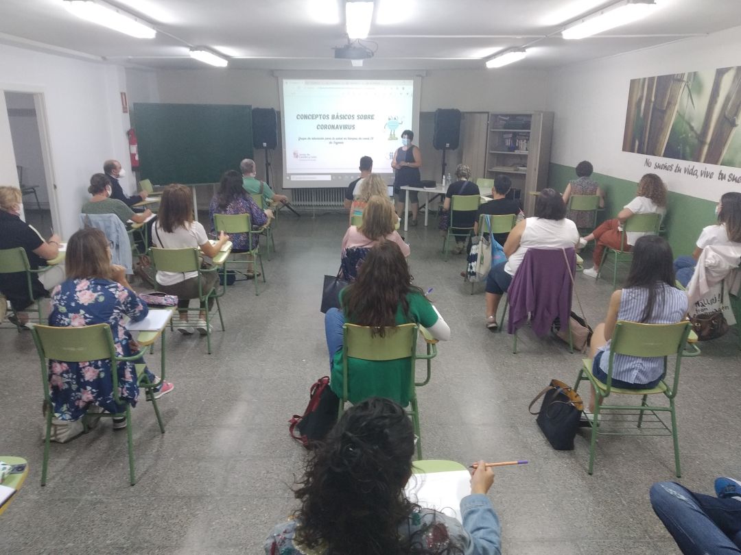 Formación educativa en uno de los centros escolares de la provincia sobre la Covid-19. Formación educativa en uno de los centros escolares de la provincia sobre la Covid-19.