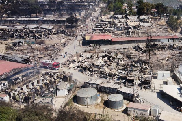 Vista aérea del campo de refugiados destruido. Vista aérea del campo de refugiados destruido.
